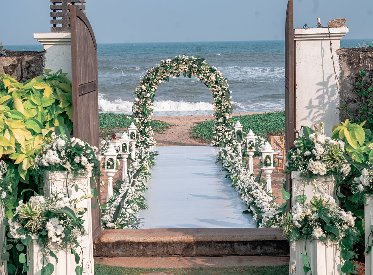 Which Beach Locations Offer the Best Wedding Experiences?