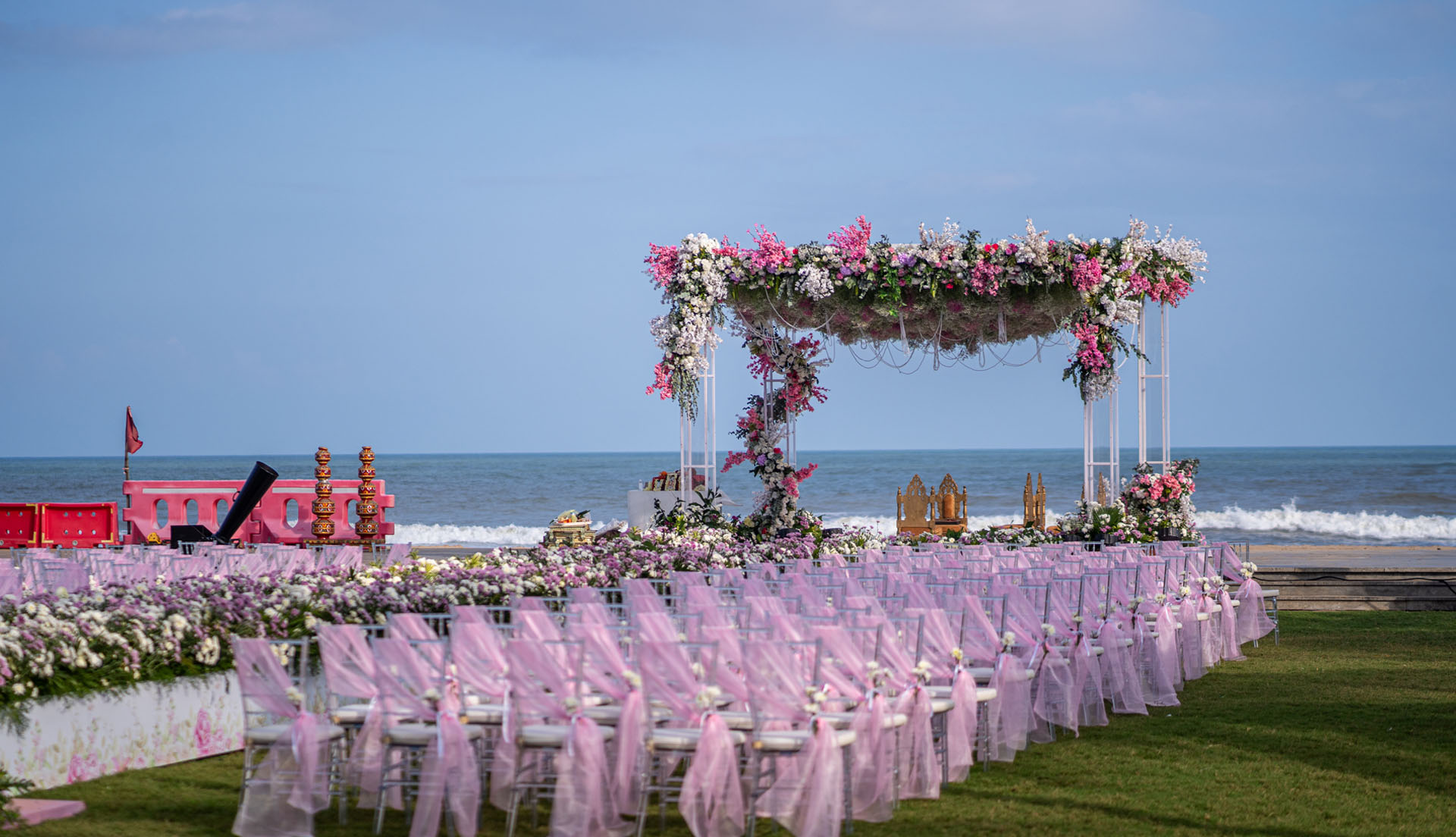 Which Seasons Offer the Best Beach Wedding Experiences?