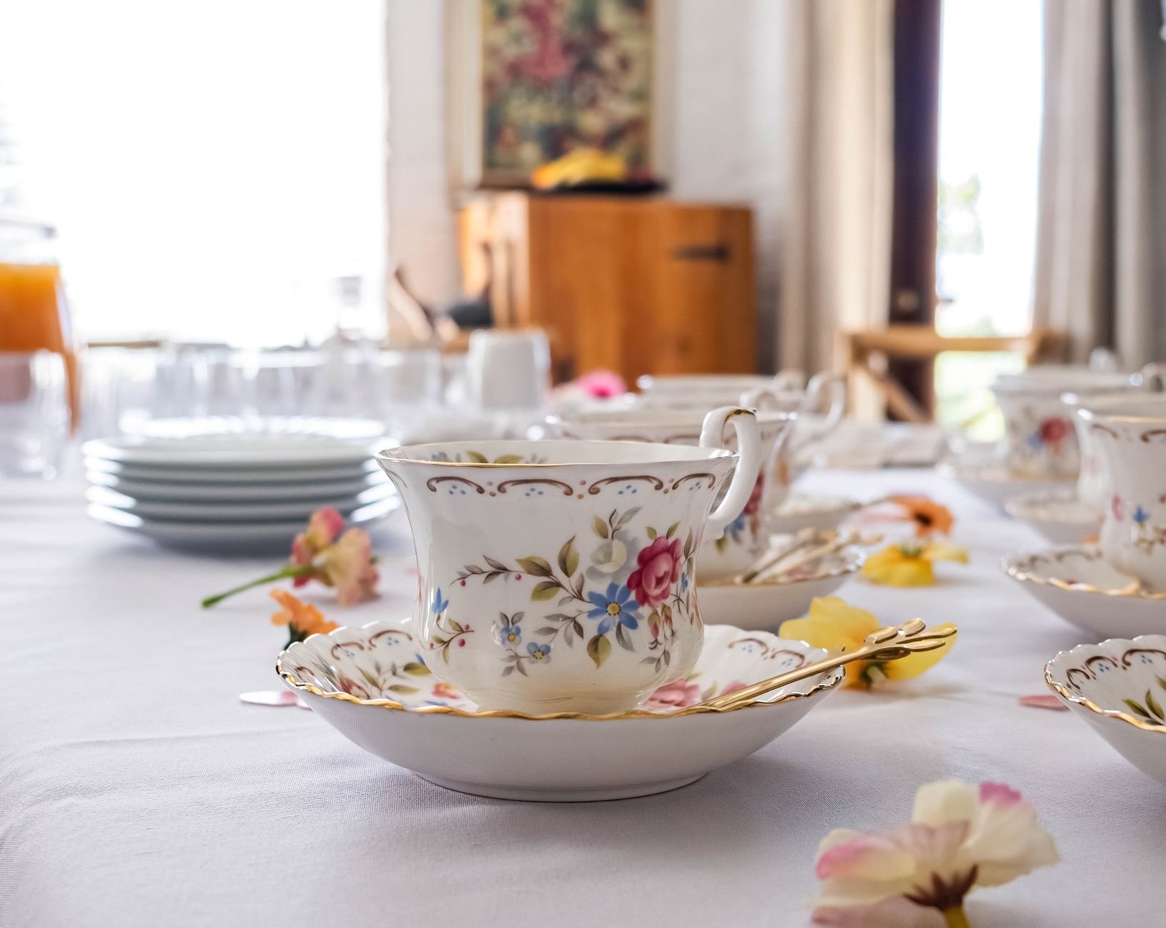 High Tea Beverage Bars