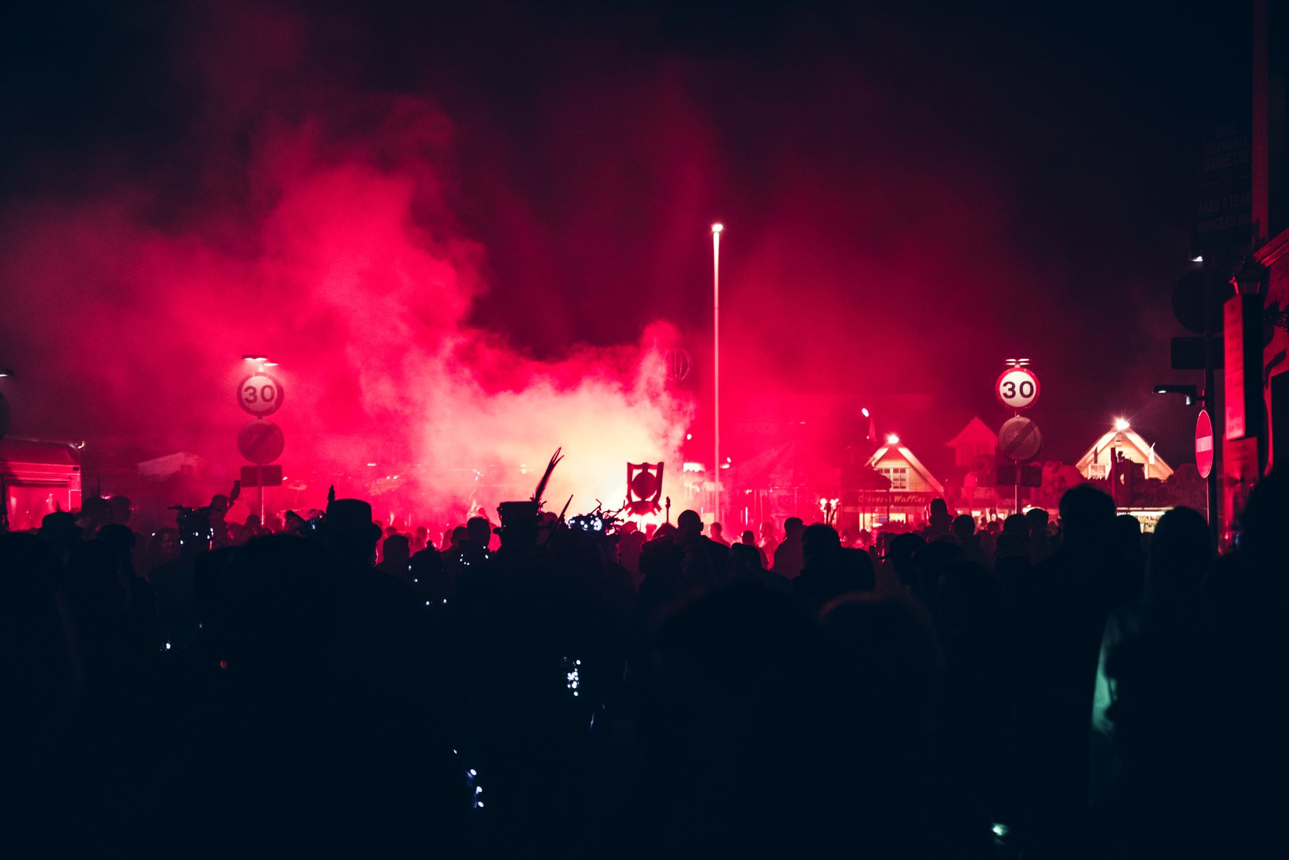 Blast the Stage with CO2 Jets