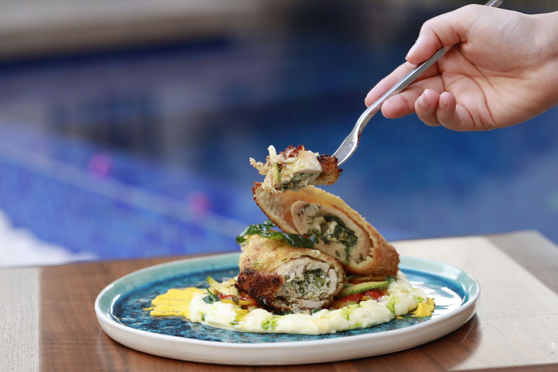 Restaurants with Poolside