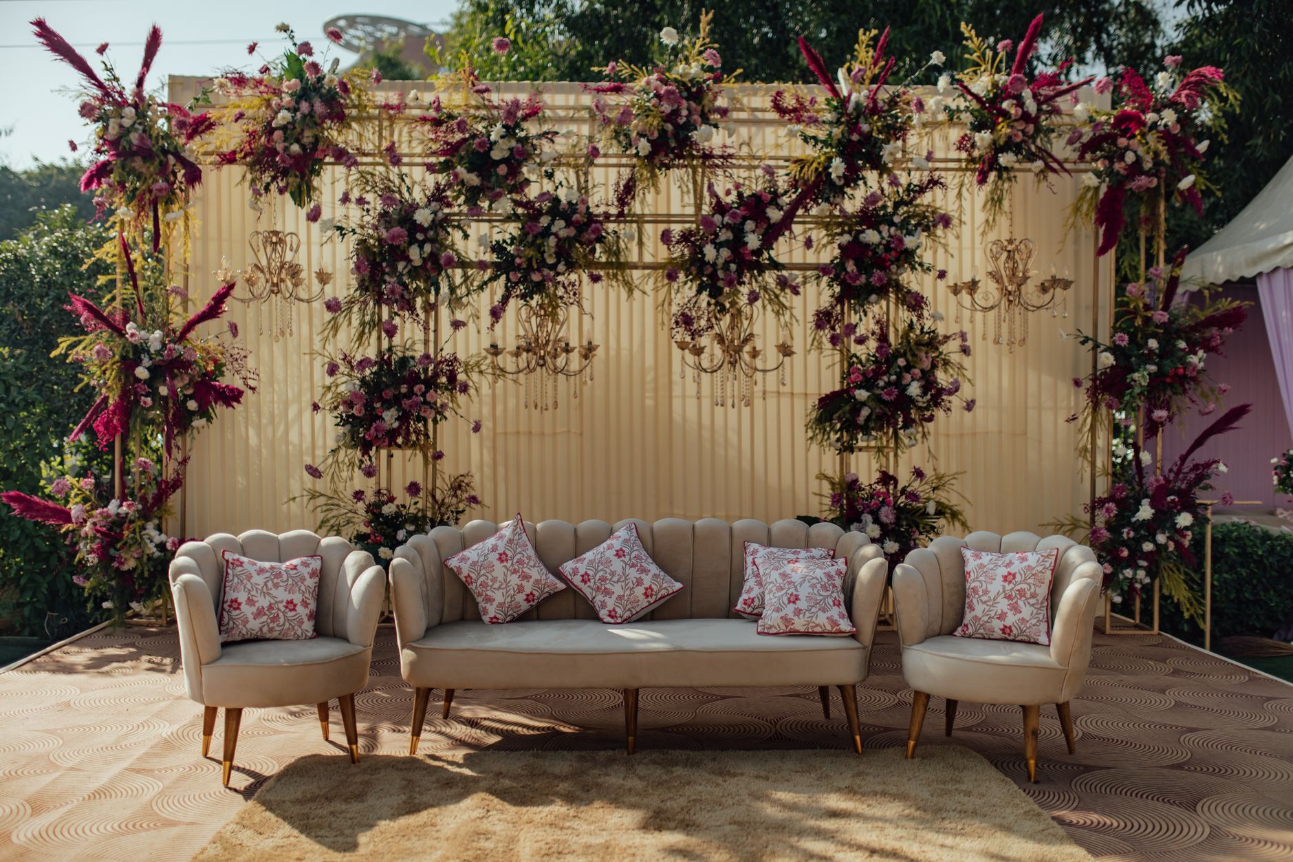 Elegant Vintage Sofas for Every Occasion