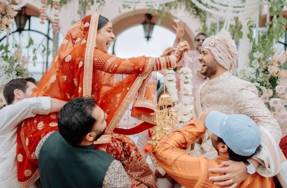Interactive Game Show Weddings