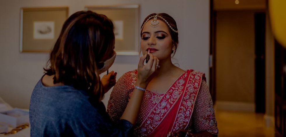 Professional makeup setting techniques for bridal look