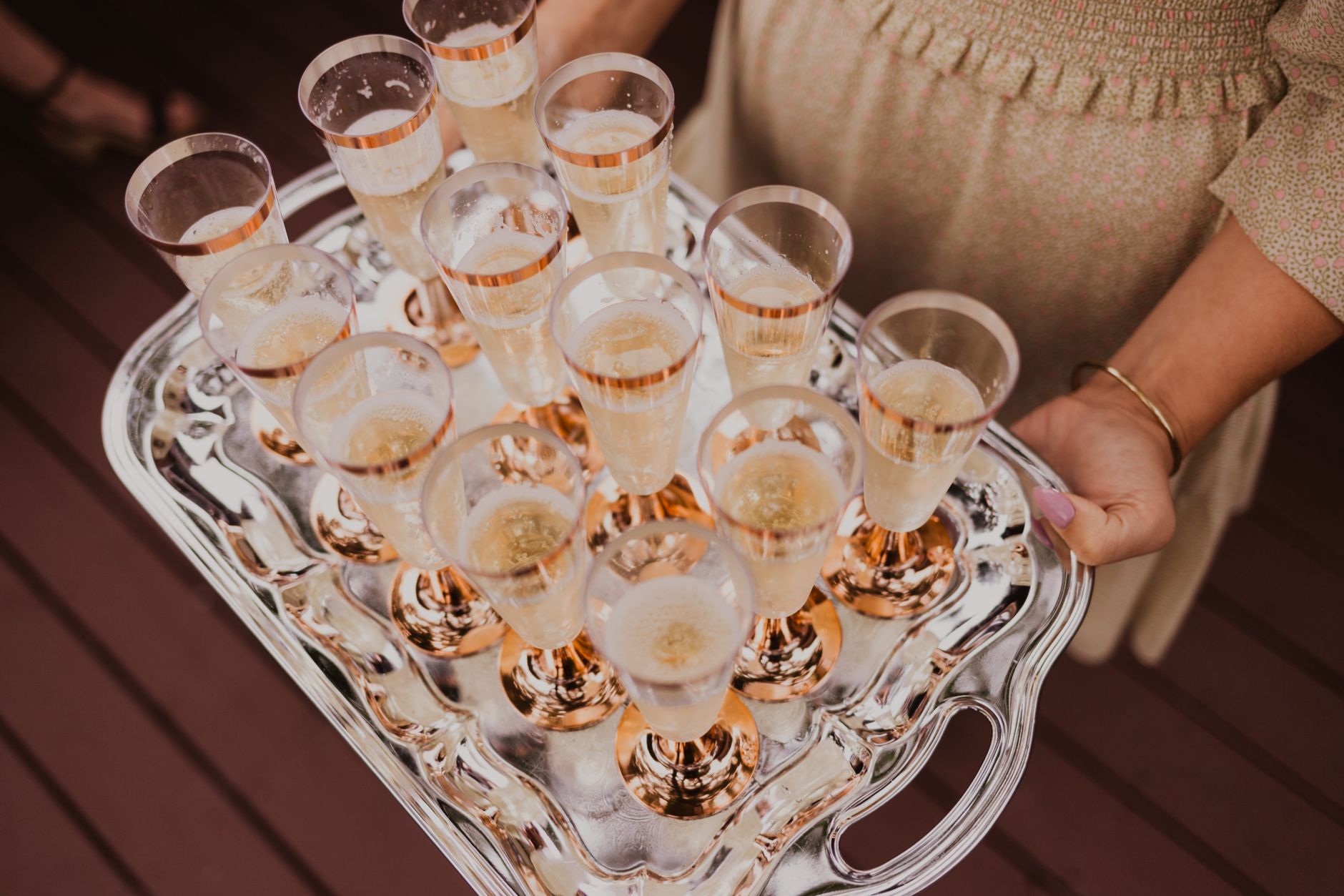 Expert Hostess & Guest Services
