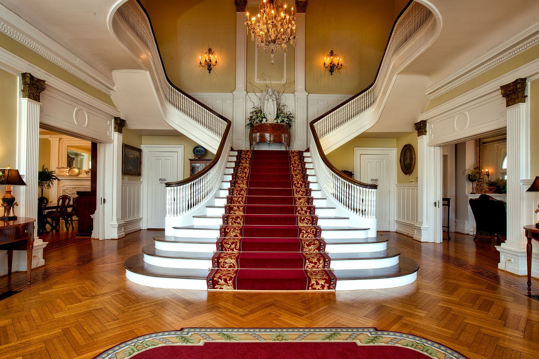 Transform Your Entrance with Red Carpet & Flooring