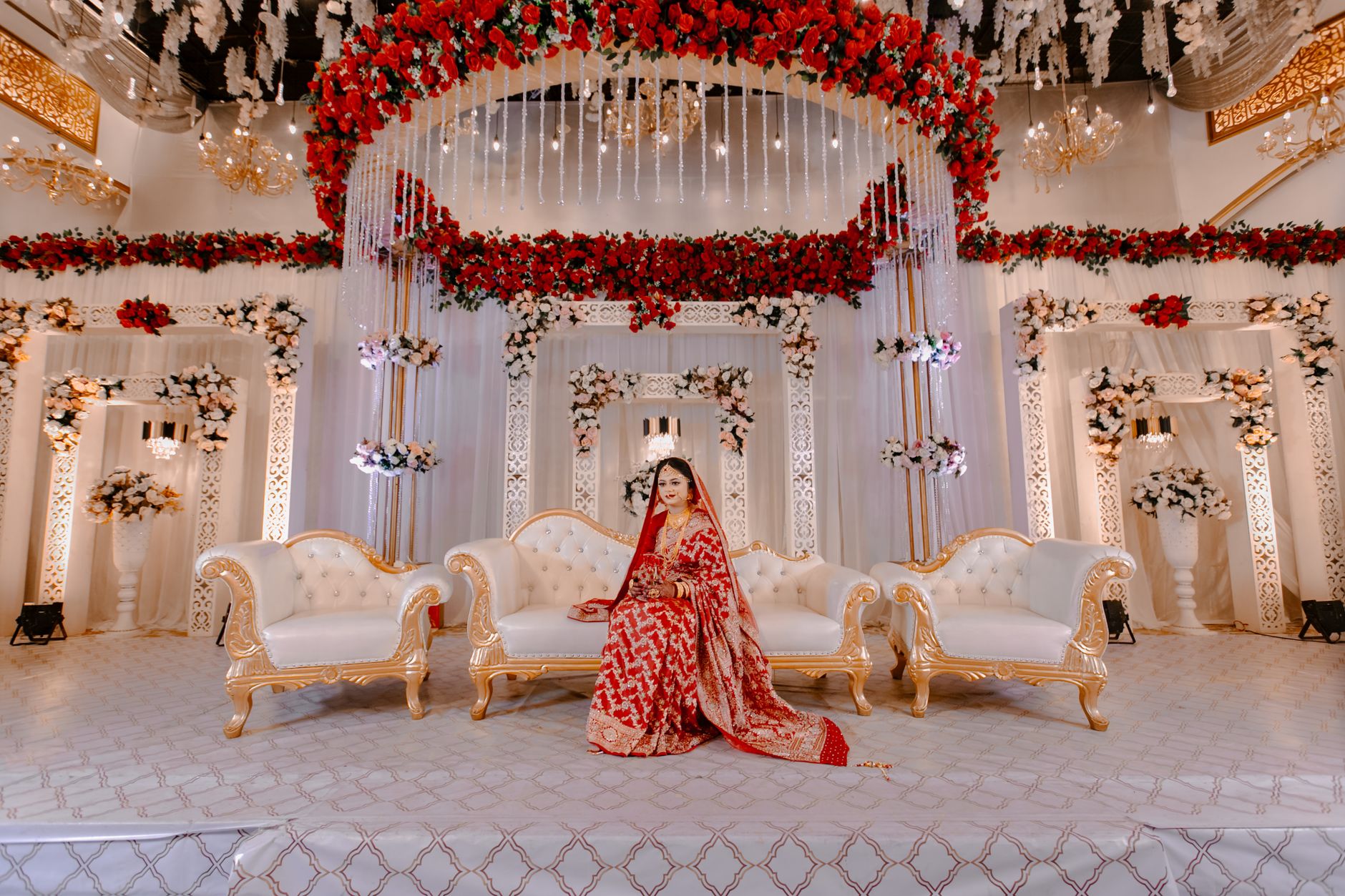 Newlywed Stage Sofas