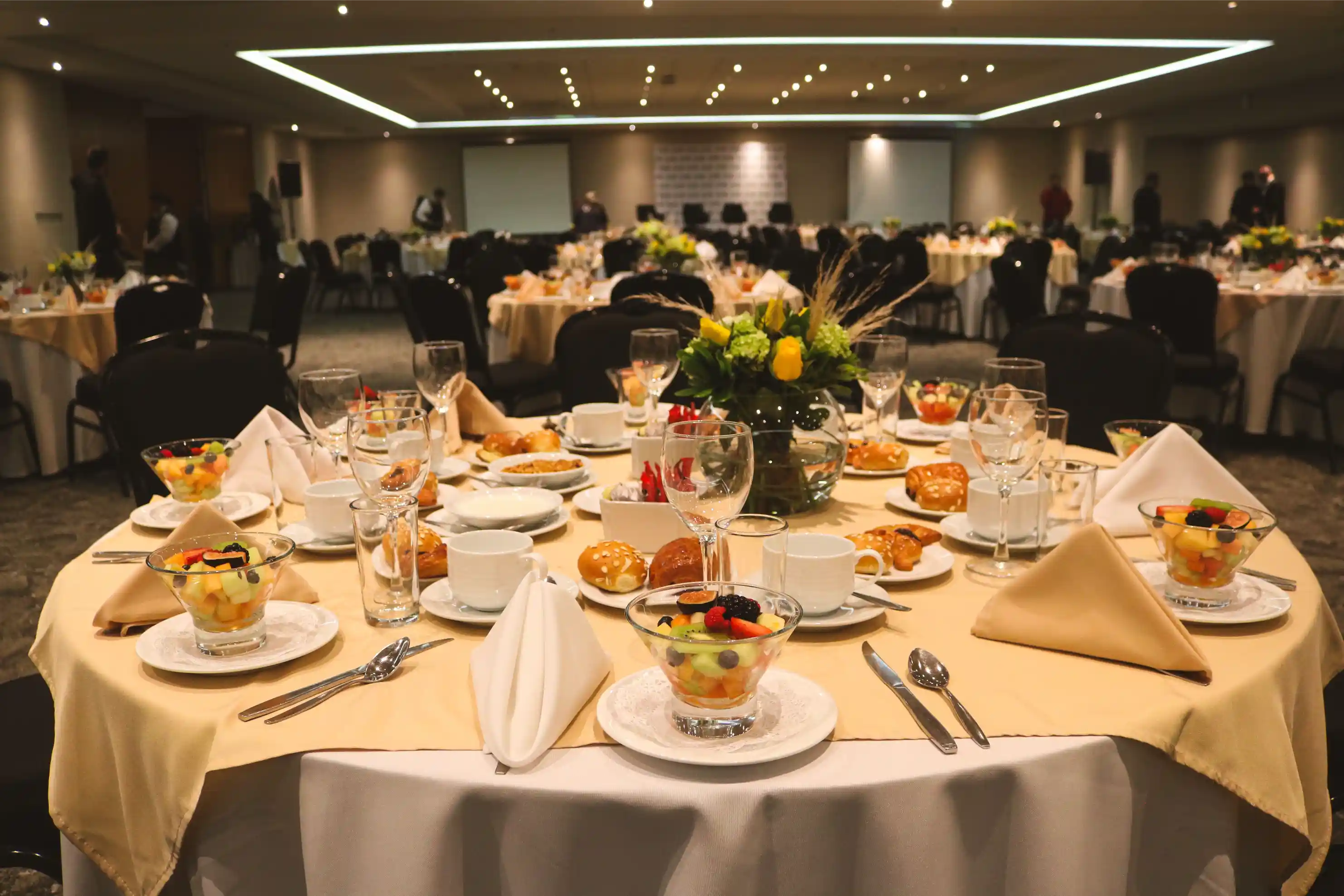 What Are the Key Logistics for Large Corporate Gatherings?