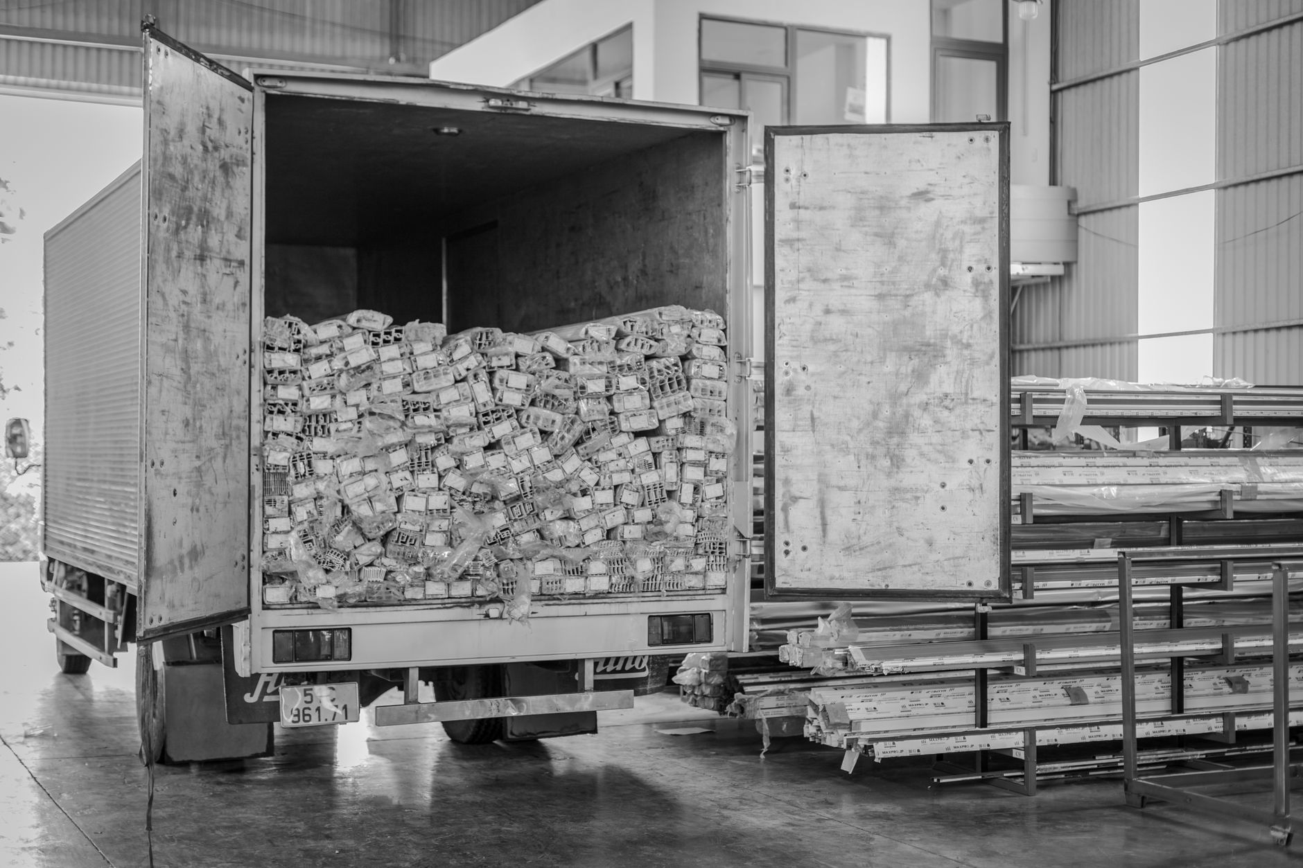 Exhibition Material Loading