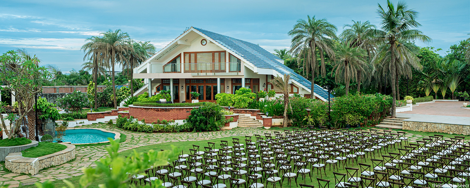 Beautiful farmhouse wedding venue in Chennai with rustic decor and lush greenery