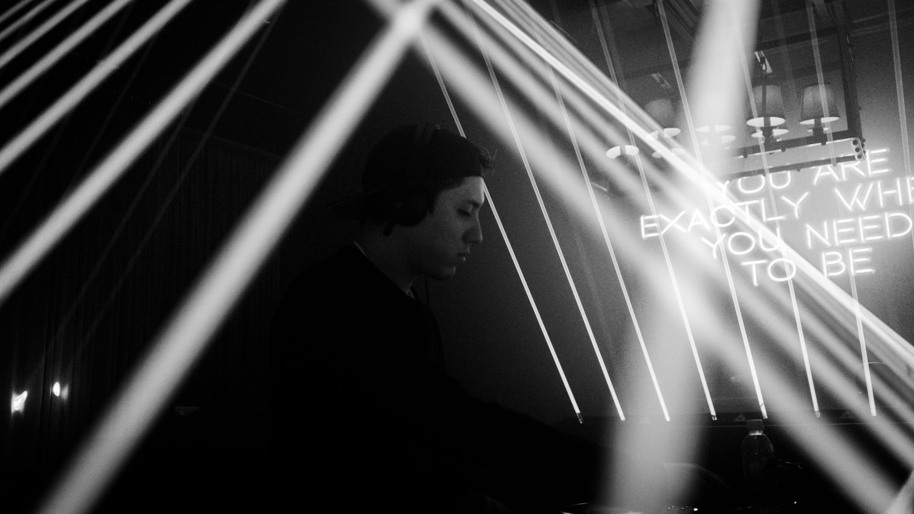 Light Up Your Goa Event with Visual DJs