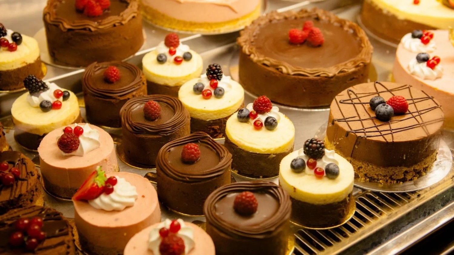 Exquisite Dessert Counter Experiences