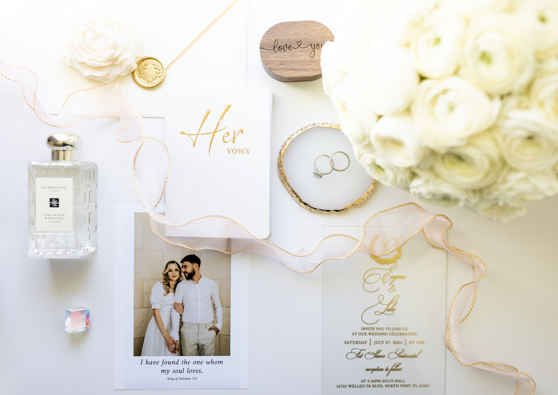 Iconic Boxes for Island Weddings
