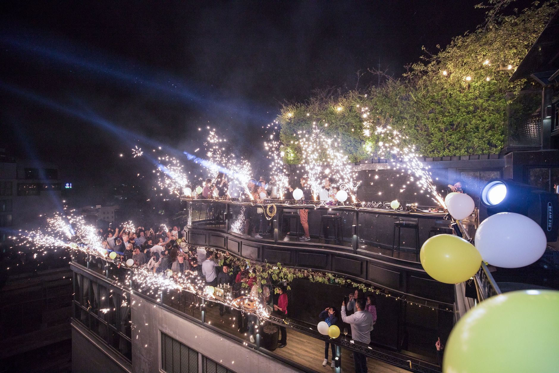 Warm Rooftop Events, Island Style