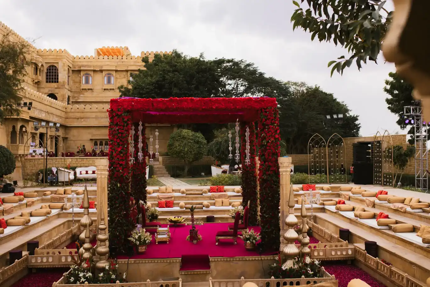 Key Elements of Traditional Wedding Themes