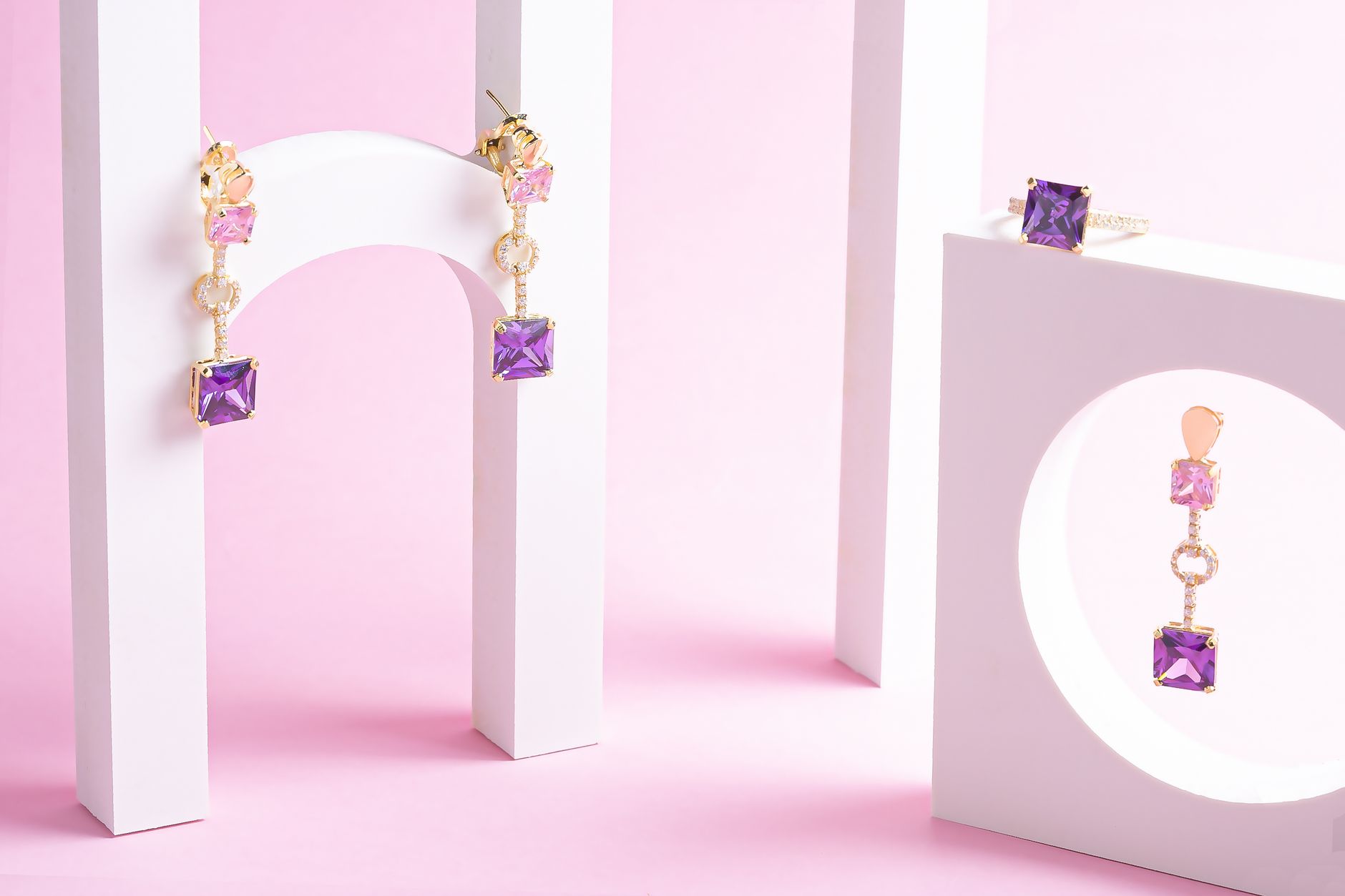 Exquisite Artificial Jewellery Styling
