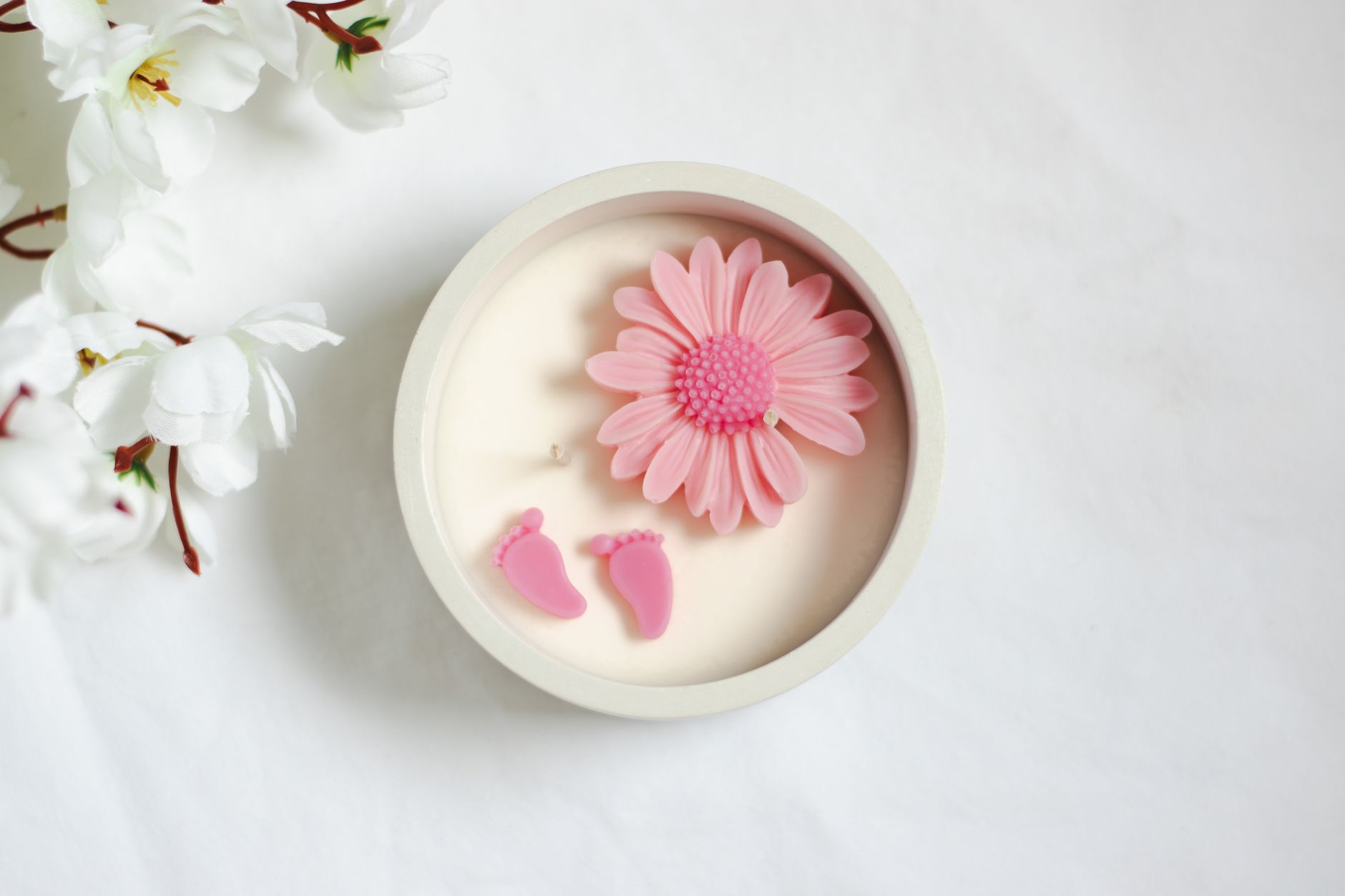 Name-Printed Aroma Candles — Gifting Redefined