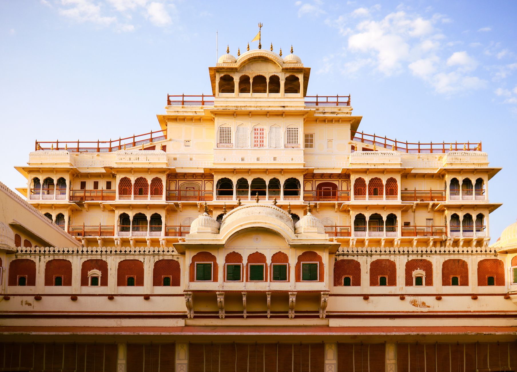 Make Your Entry Unforgettable in Jaipur