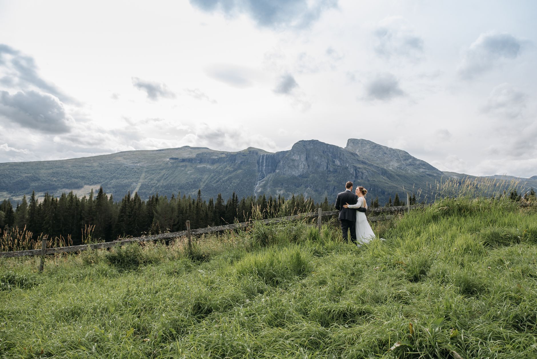 Your Perfect Wedding Hashtag Starts Here