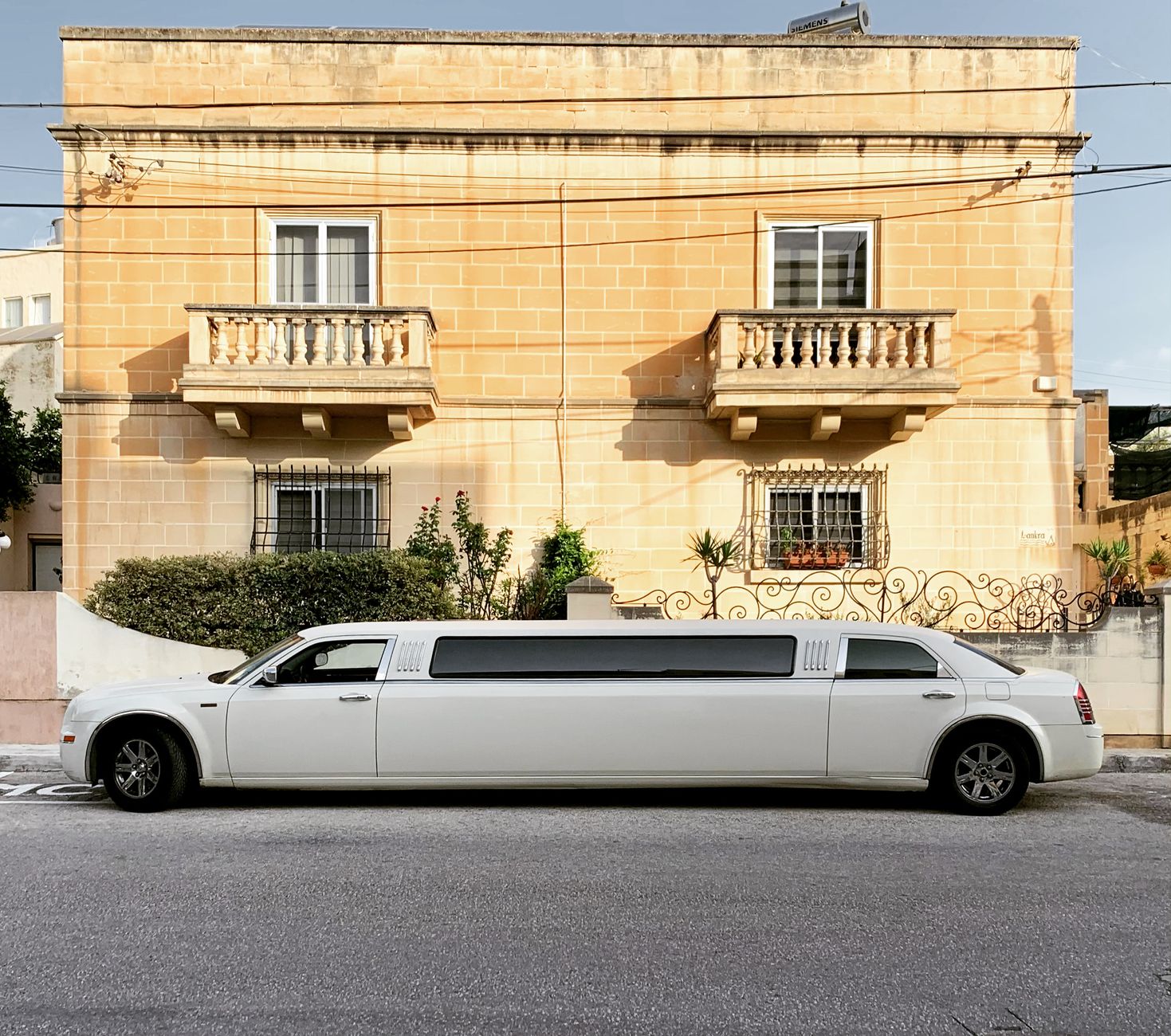 Arrive in Royal Style — Limousine Hire Khajuraho