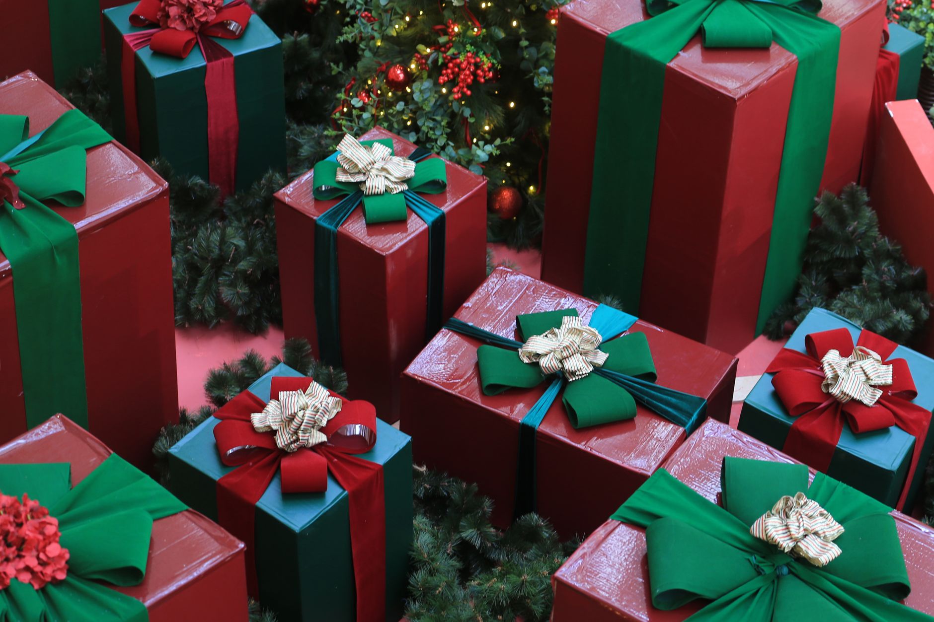 Find Perfect Birthday Favors in Kochi
