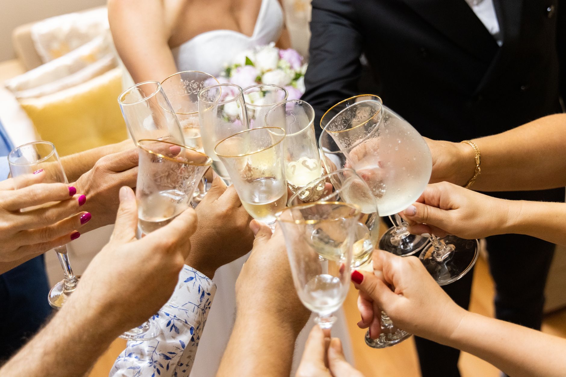 Celebrate Love with the Perfect Champagne Toast
