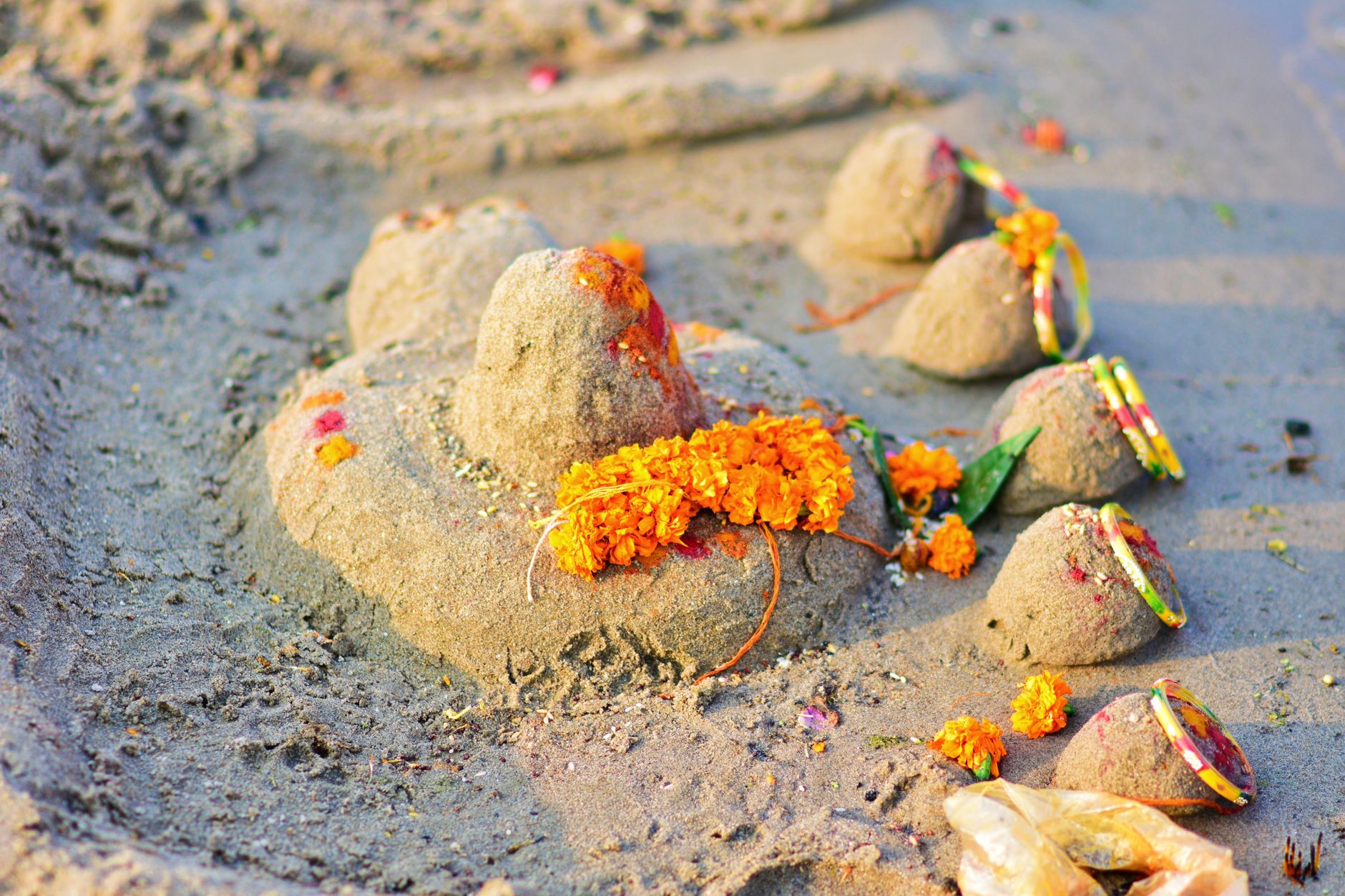 Sculpted Sand Displays for Dream Weddings