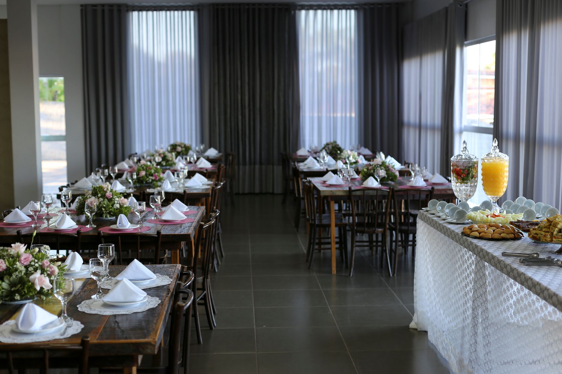 Elegant Frill Tables for Kumarakom Events