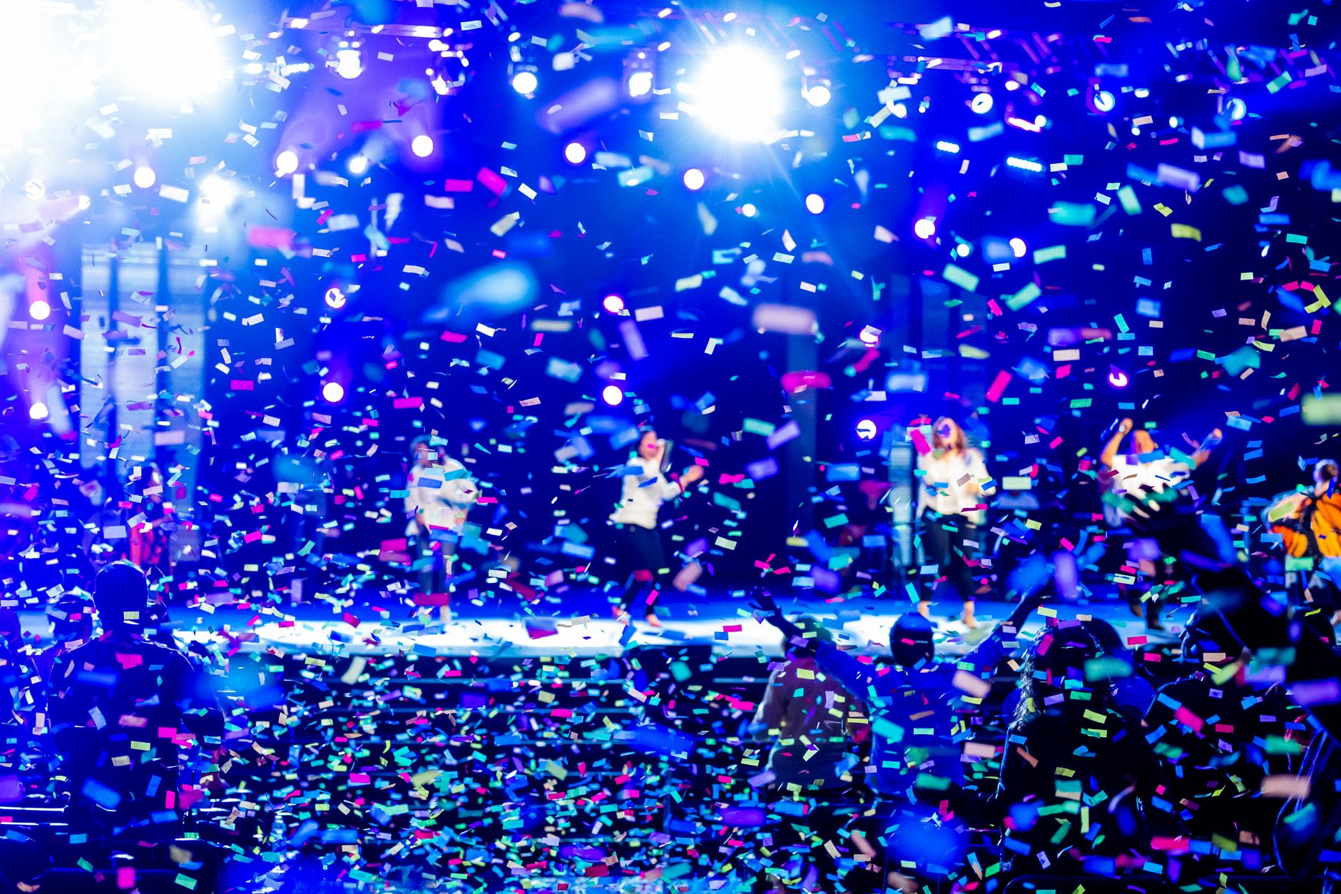 Stage Confetti Production