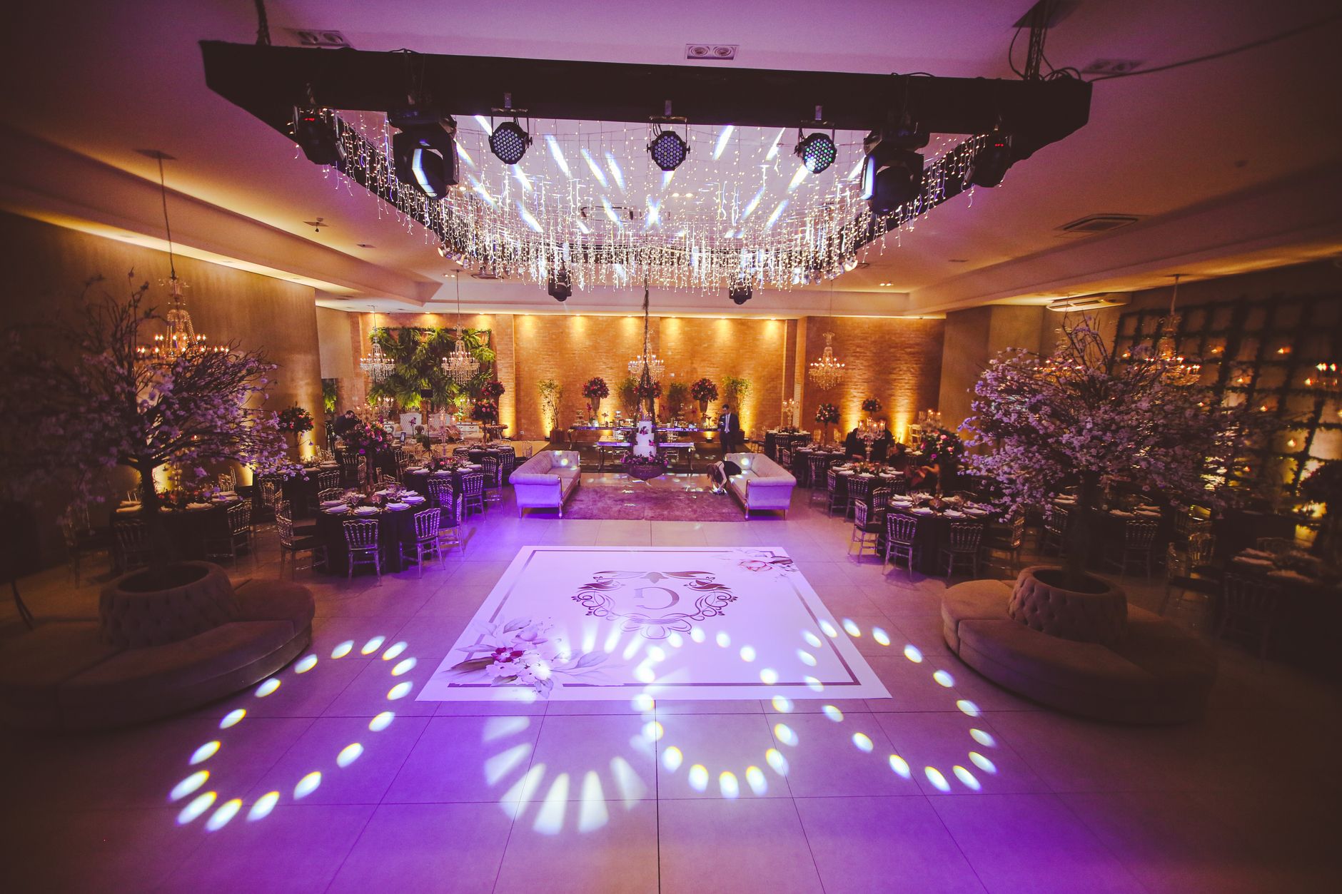 Smart Lights. Magical Moments.