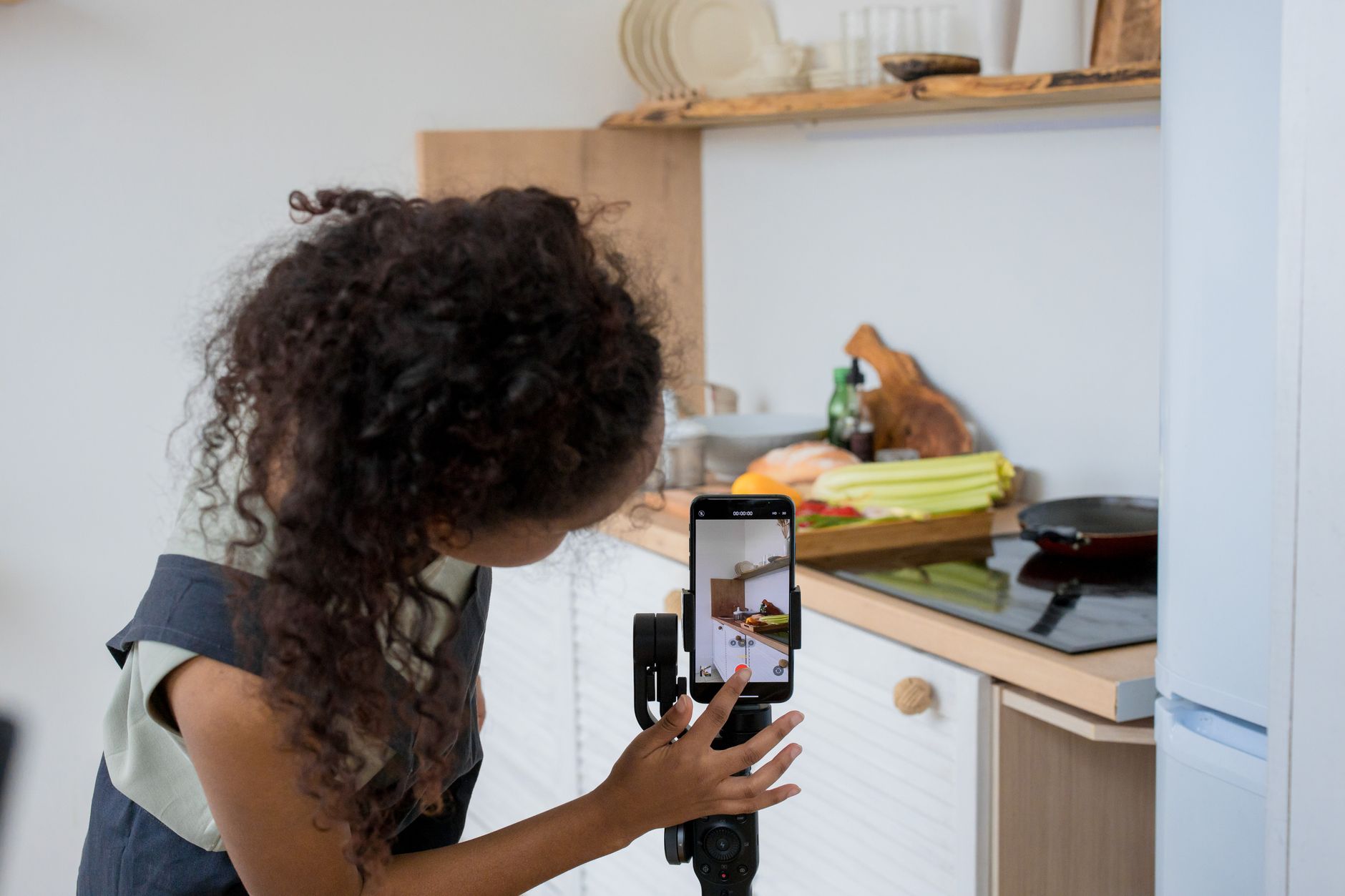 Real-Time Wedding Content for Social Media