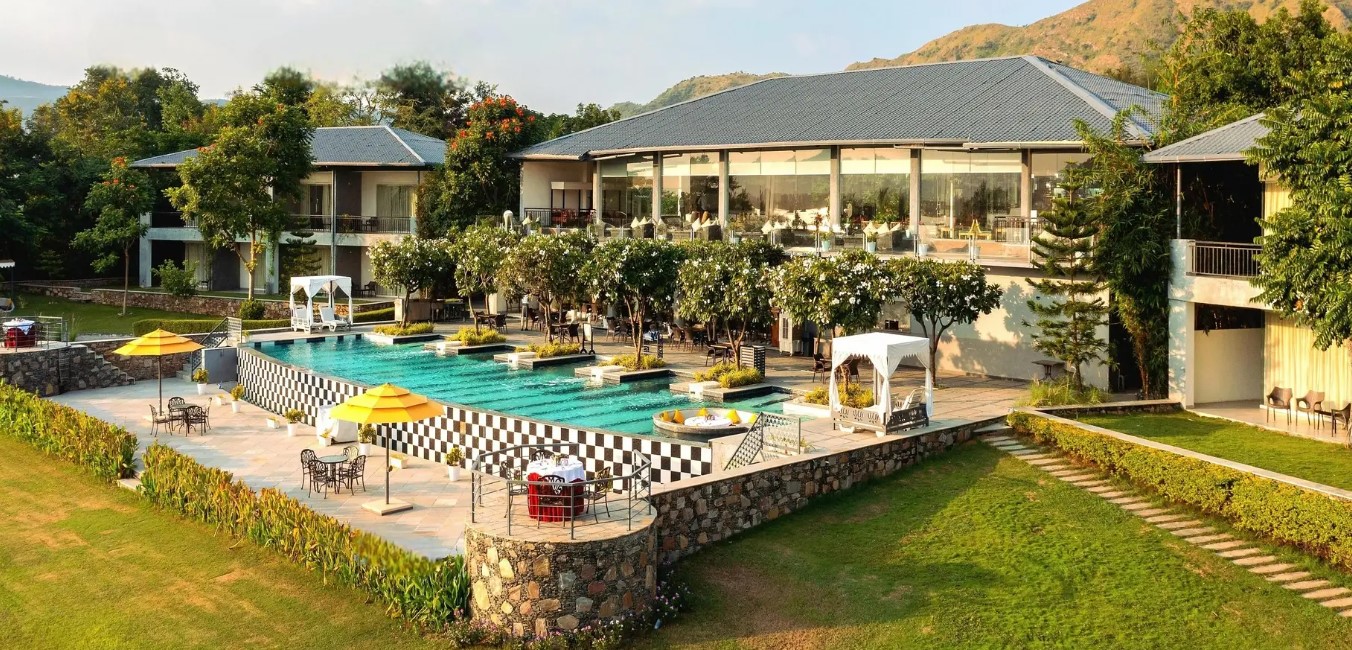 Luxury Lakeview Wedding at TatSaraasa Resort & Spa: Complete Guide