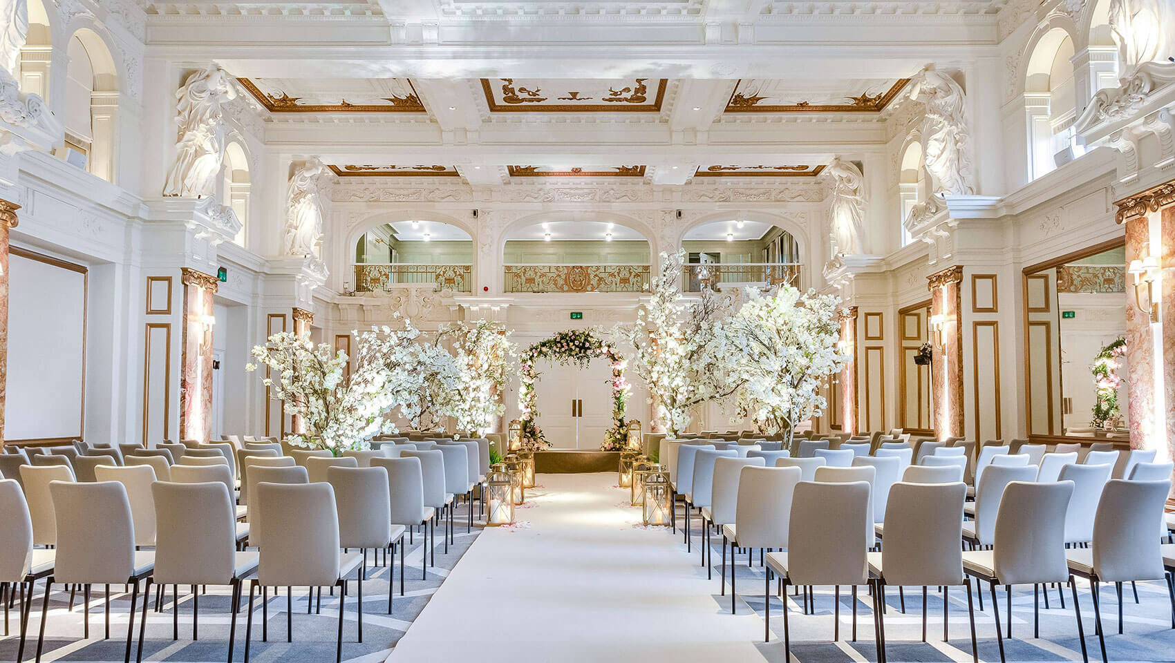 Luxury wedding venues for 3000 guests in Chennai decorated with marigold and roses for a grand Tamil wedding