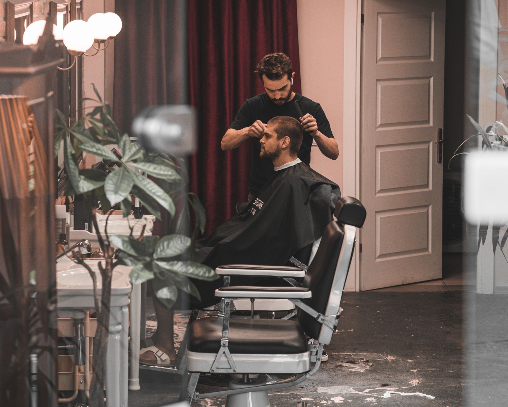 Groom Party Salon