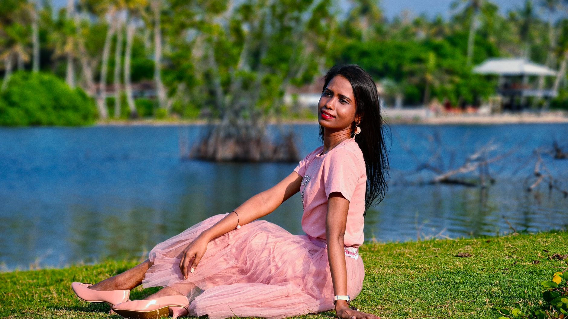 Lakeside Lawns