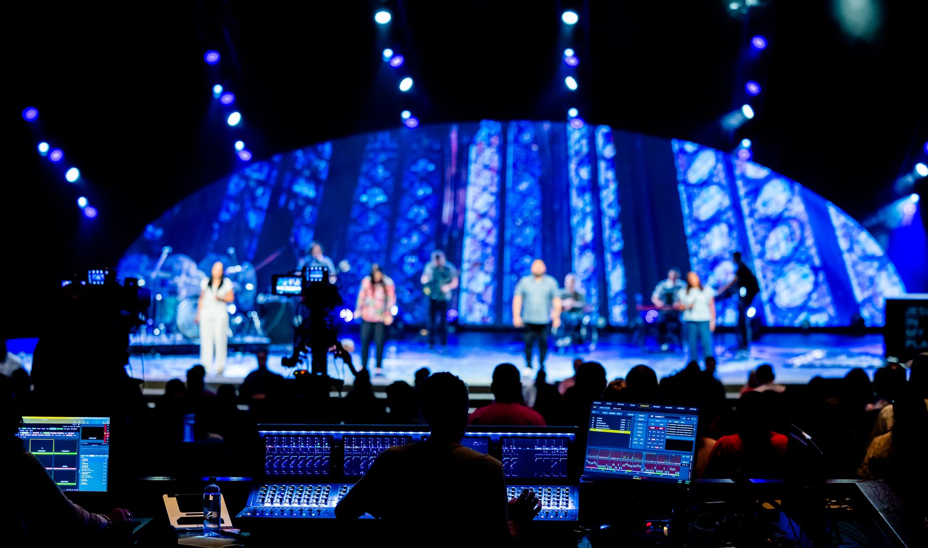 Expert Lighting Console Operators