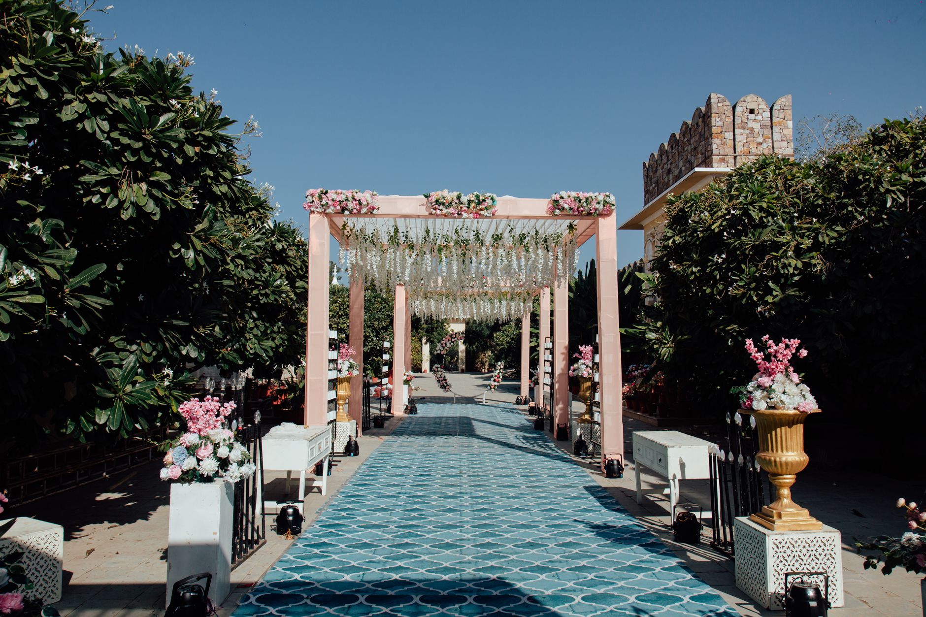 Bloom-filled Homes, Beautiful Moments
