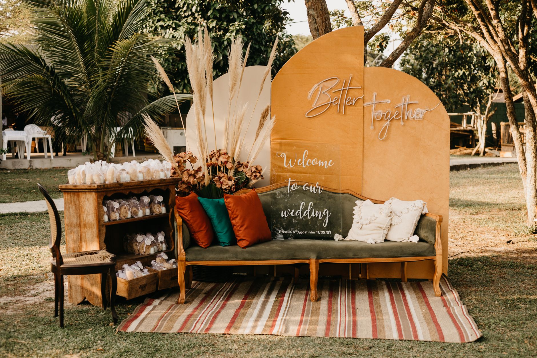 Stylish Sofa Rentals for Manali Events