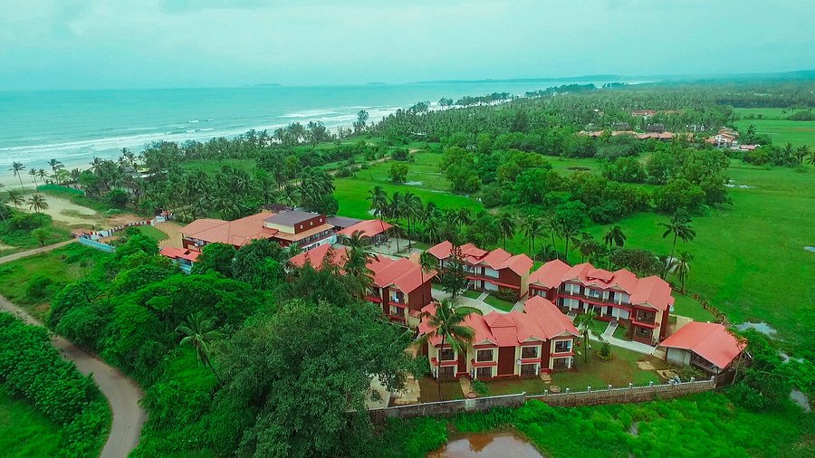 Modern Beachside Celebrations at Sea Queen Resort and Spa