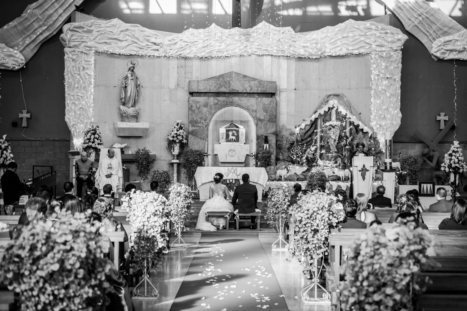Floral Baskets for Your Perfect Church Wedding