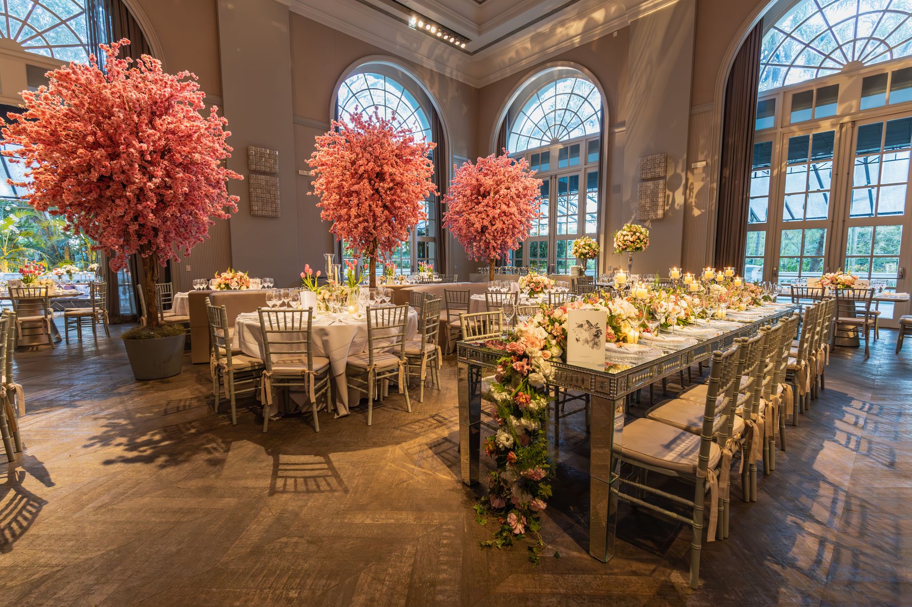 Elegant Gold Seating for Every Occasion