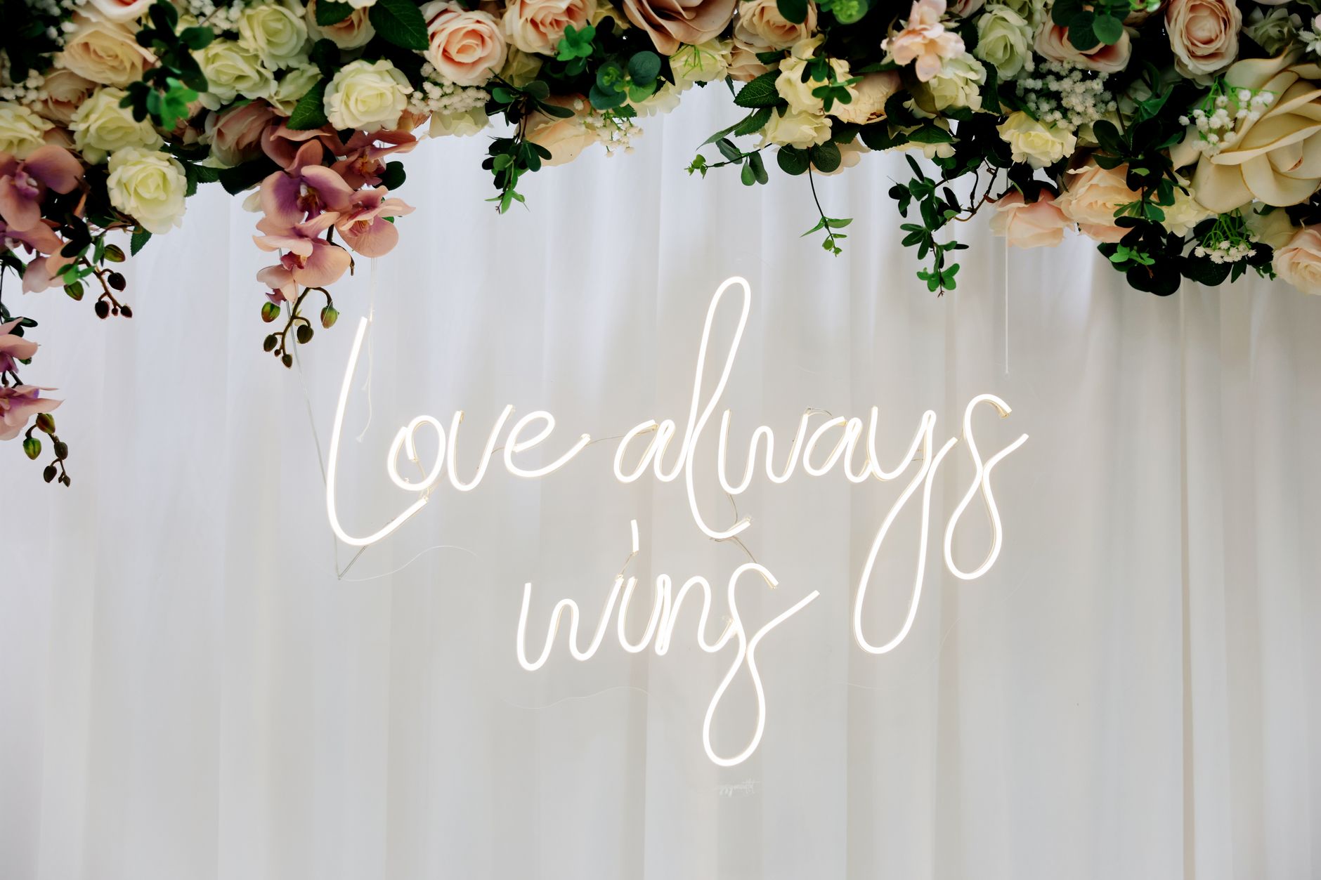Bold Signage. Beautiful Events.