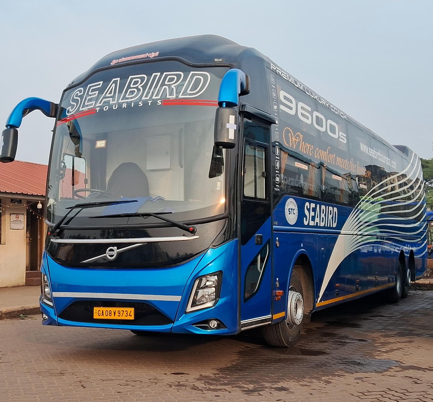 Arrive in Style Across Munnar's Hills