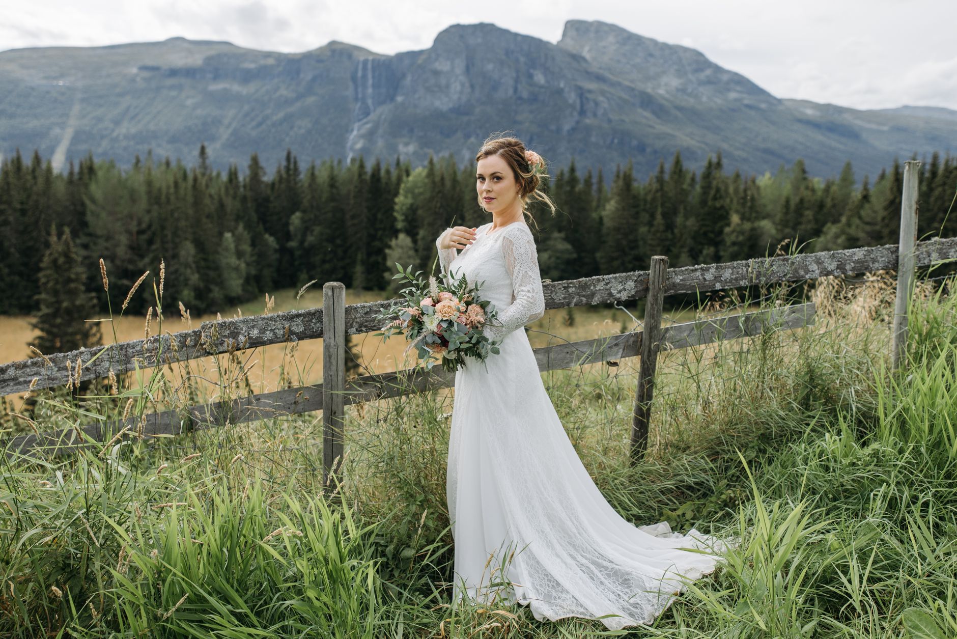Bridal Beauty in the Hills