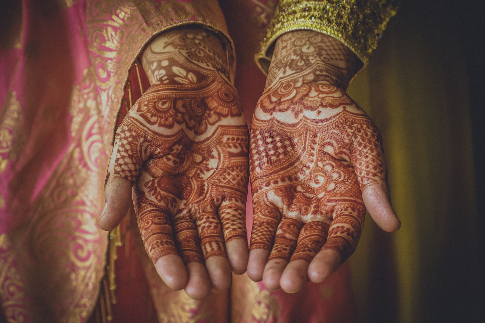 Expert Mehndi for Every Wedding Guest