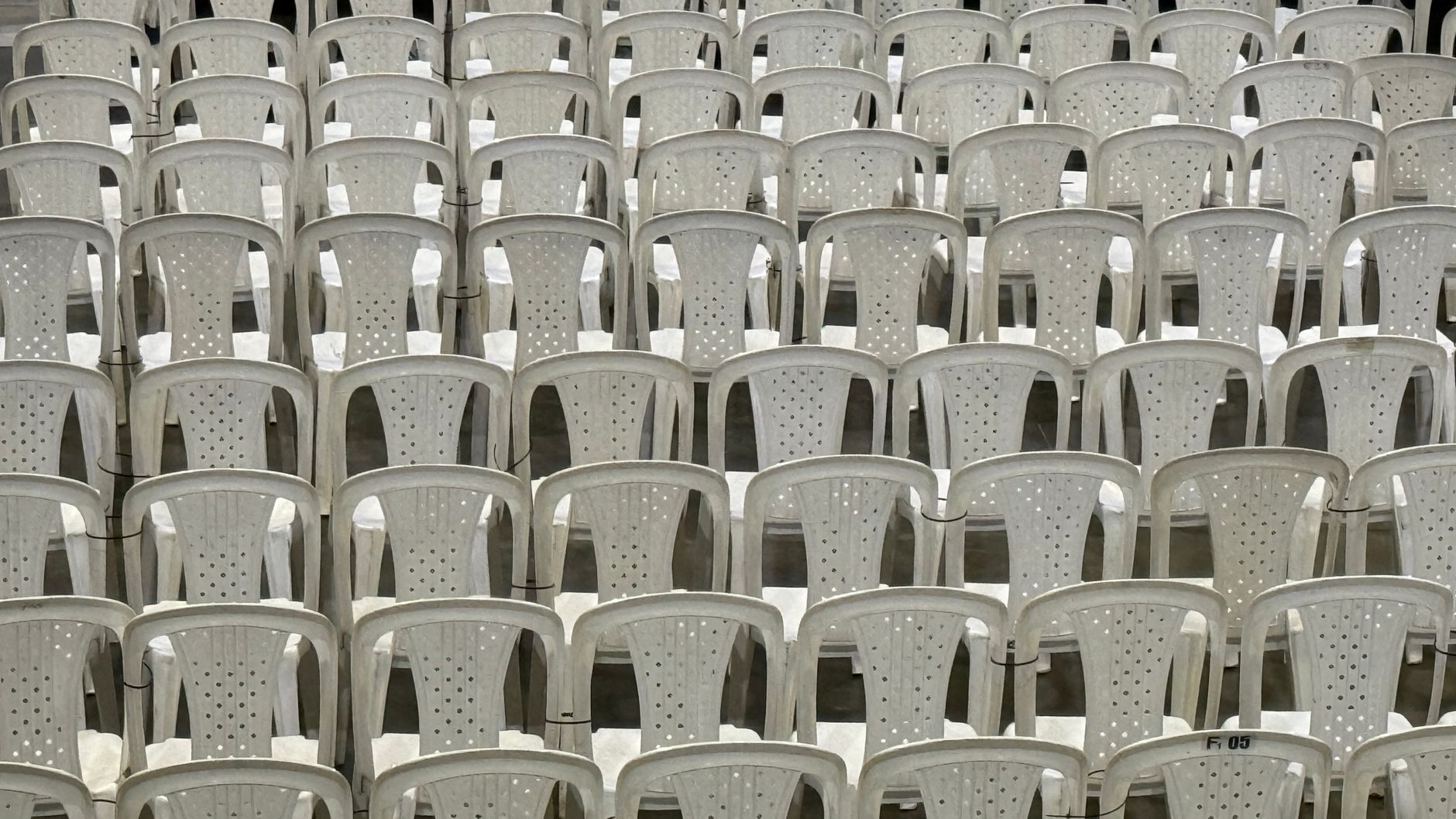 Bulk Plastic Chair Rentals
