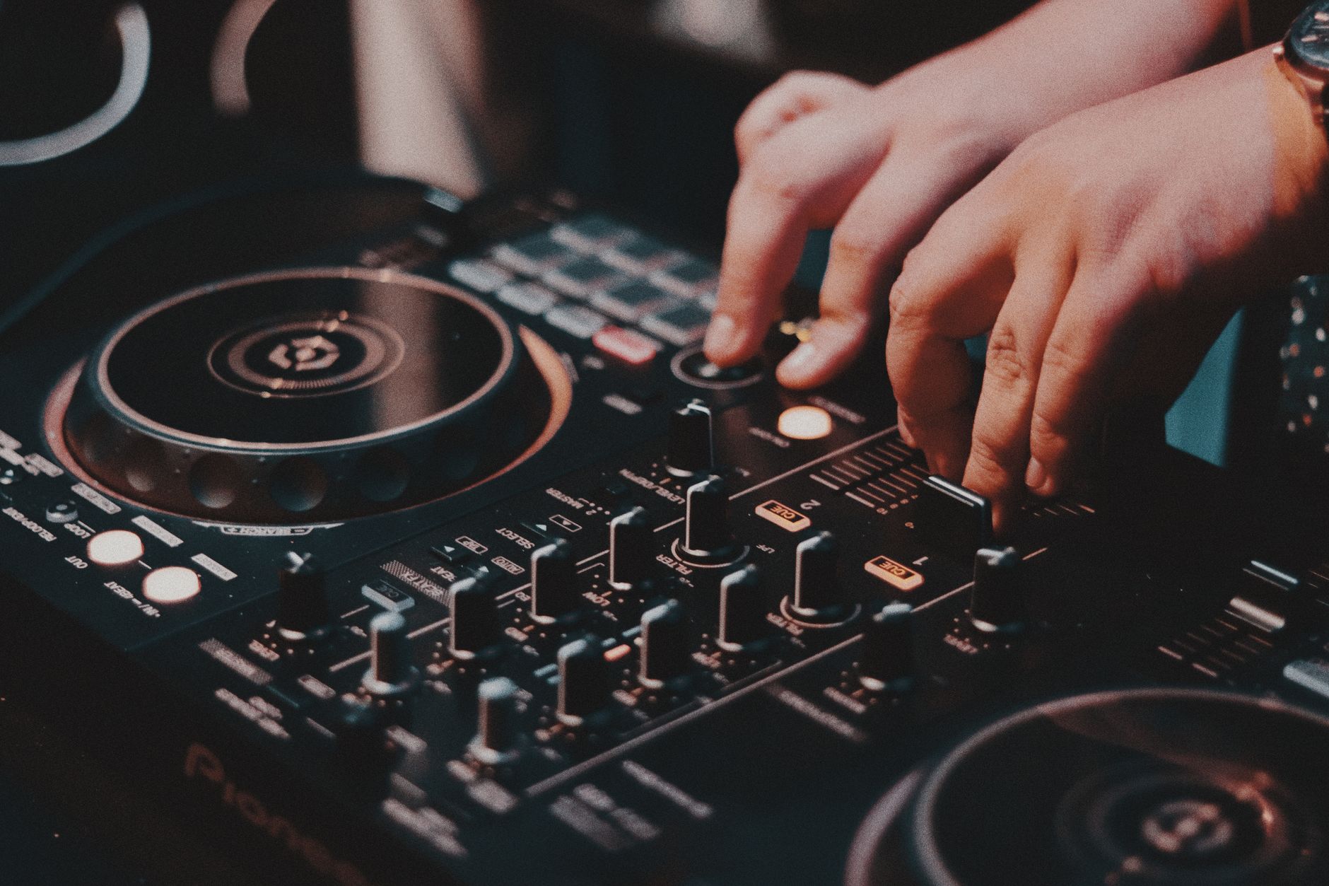 DJ Sound Engineer