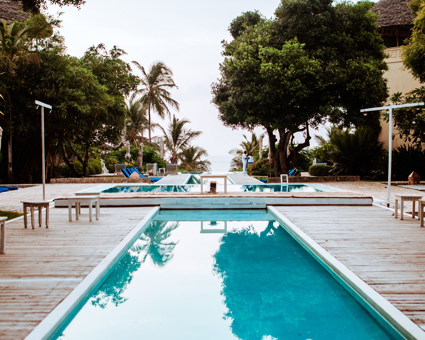 Resorts with Poolside Spaces