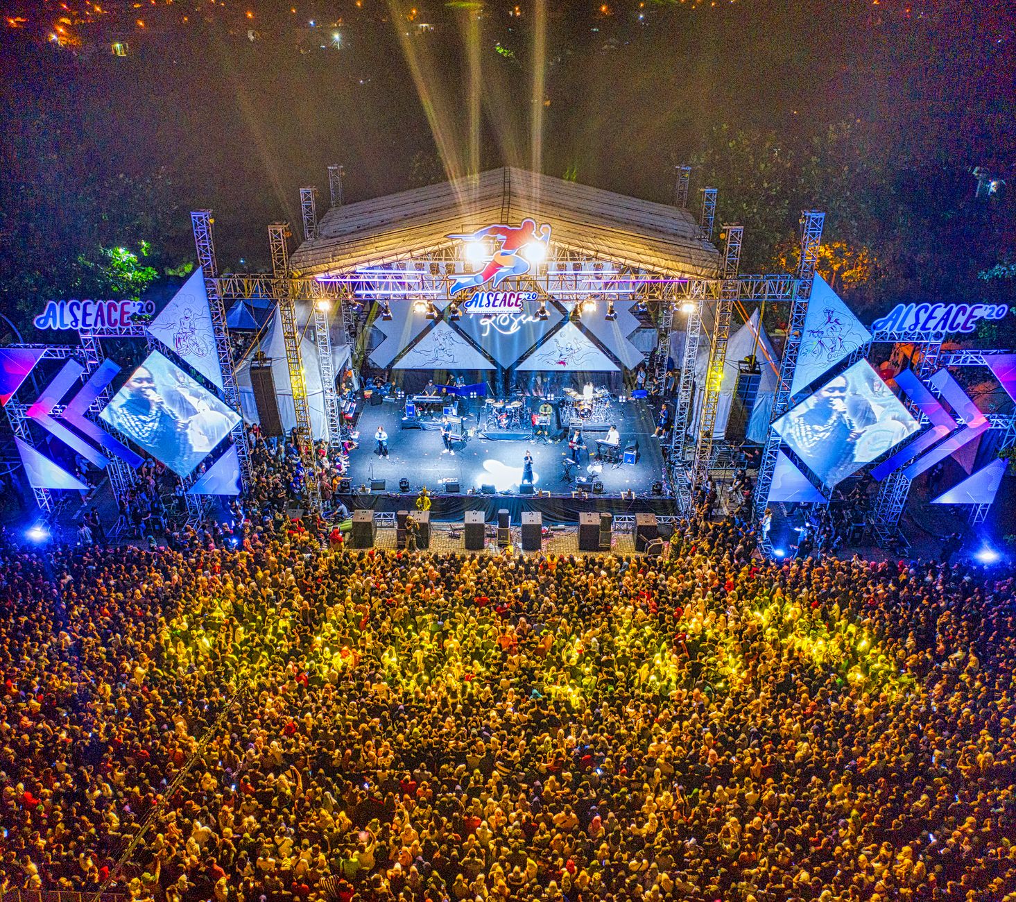 Motorized Performance Stages in Pune