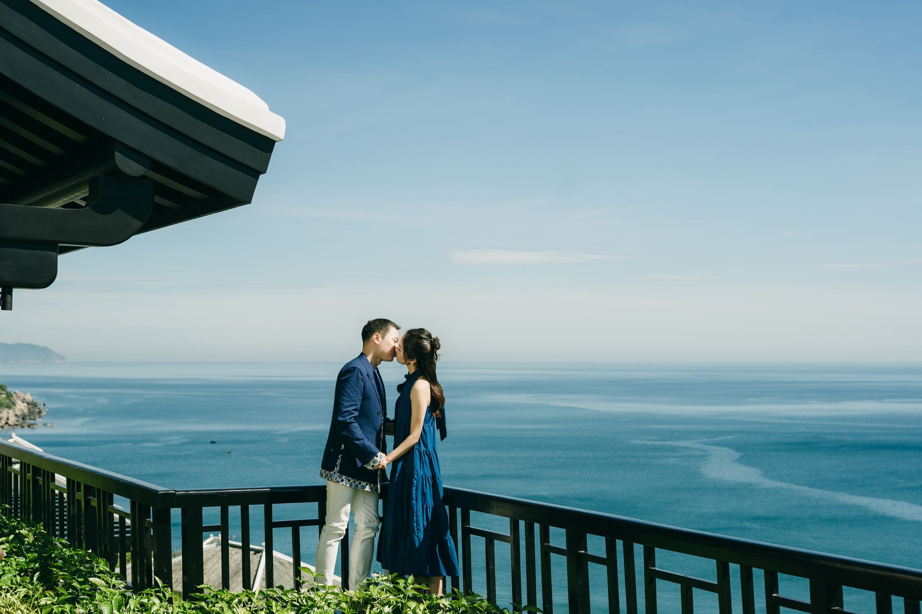 Dress Together, Travel Better
